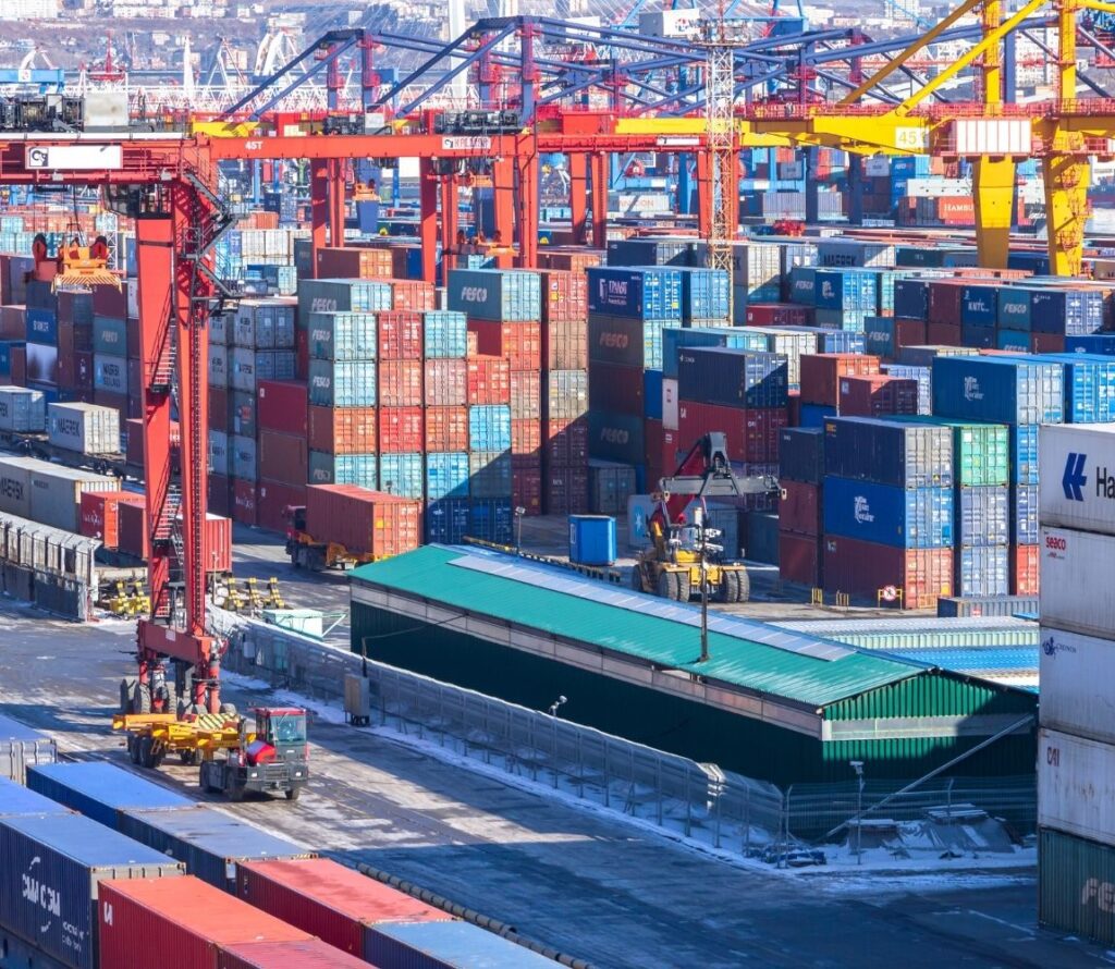 Discover how OLIMP’s transloading services improve logistics and distribution in Albuquerque.