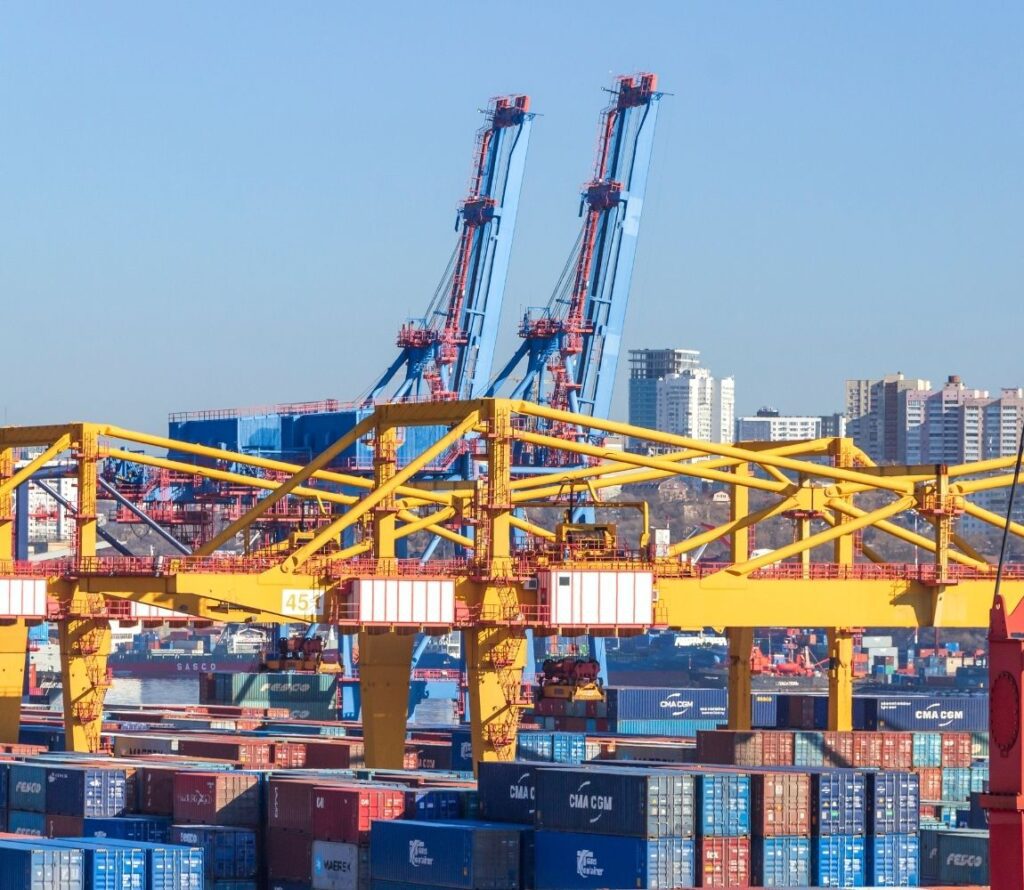 Explore comprehensive transloading and drayage solutions with OLIMP in Knoxville.