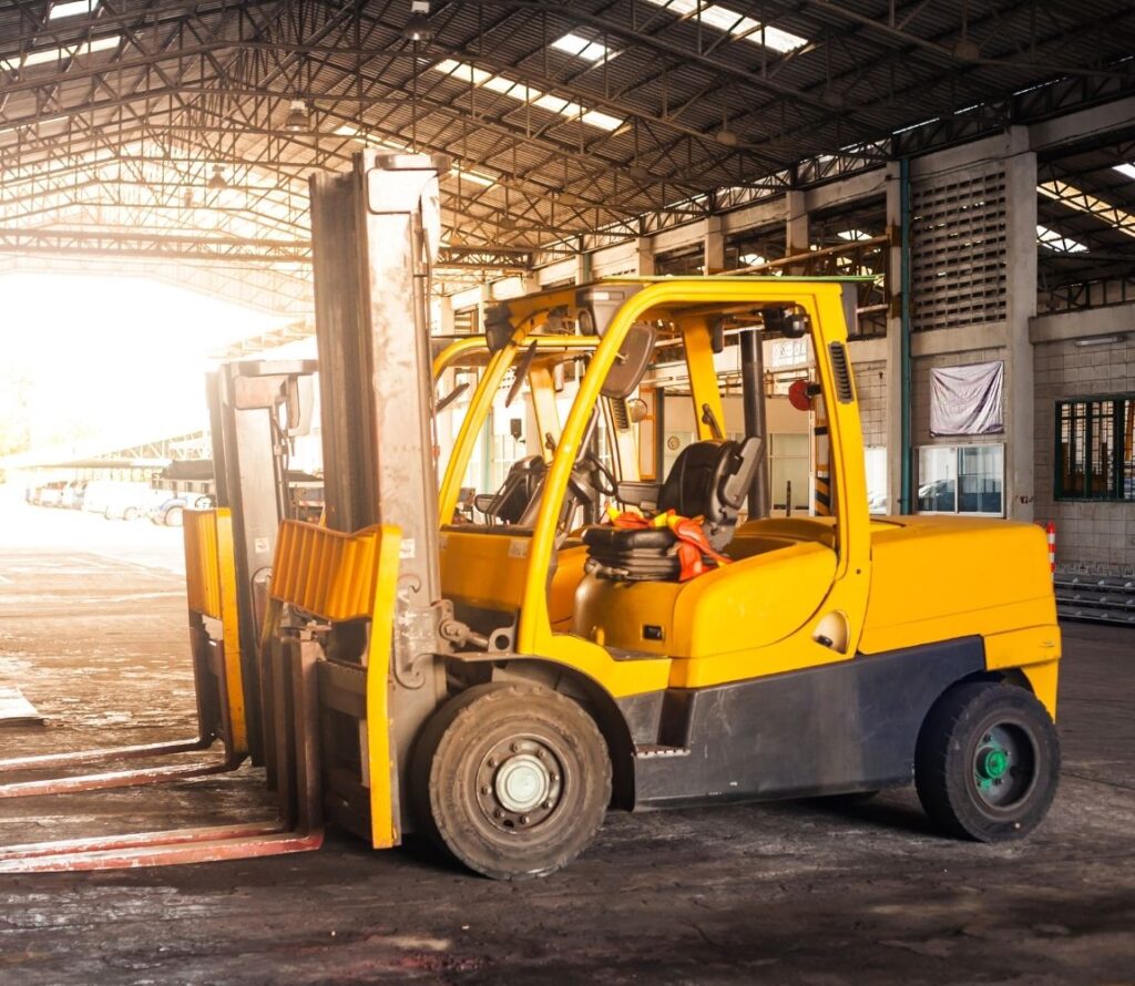 Cross docking warehouse in Tracy ca handling inbound outbound freight with fast distribution and sorting lanes