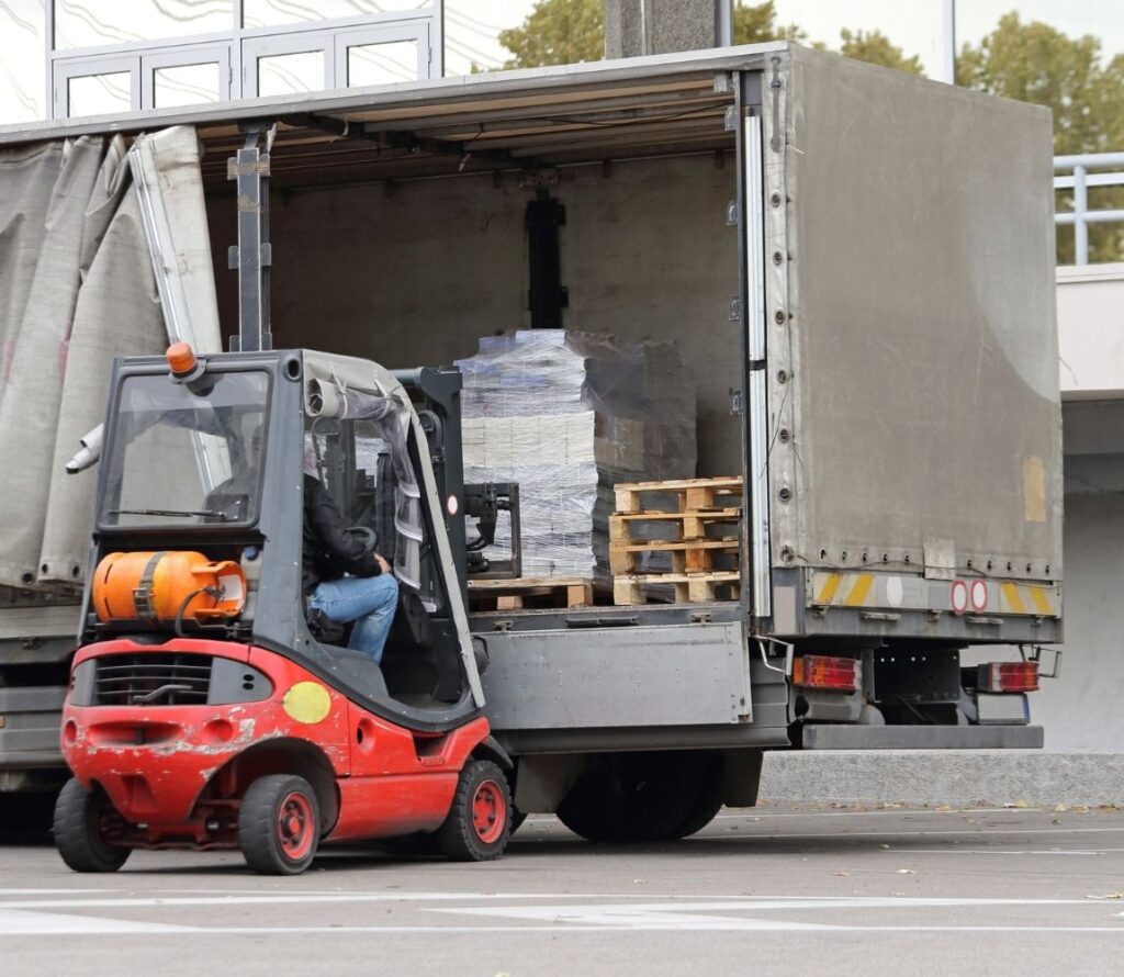 Cross docking warehouse in Van Buren Charter Township Michigan for fast inbound and outbound freight transfers.