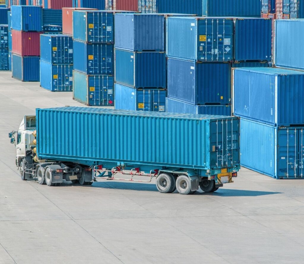 Efficient transloading and drayage operations supporting fast and flexible supply chain solutions