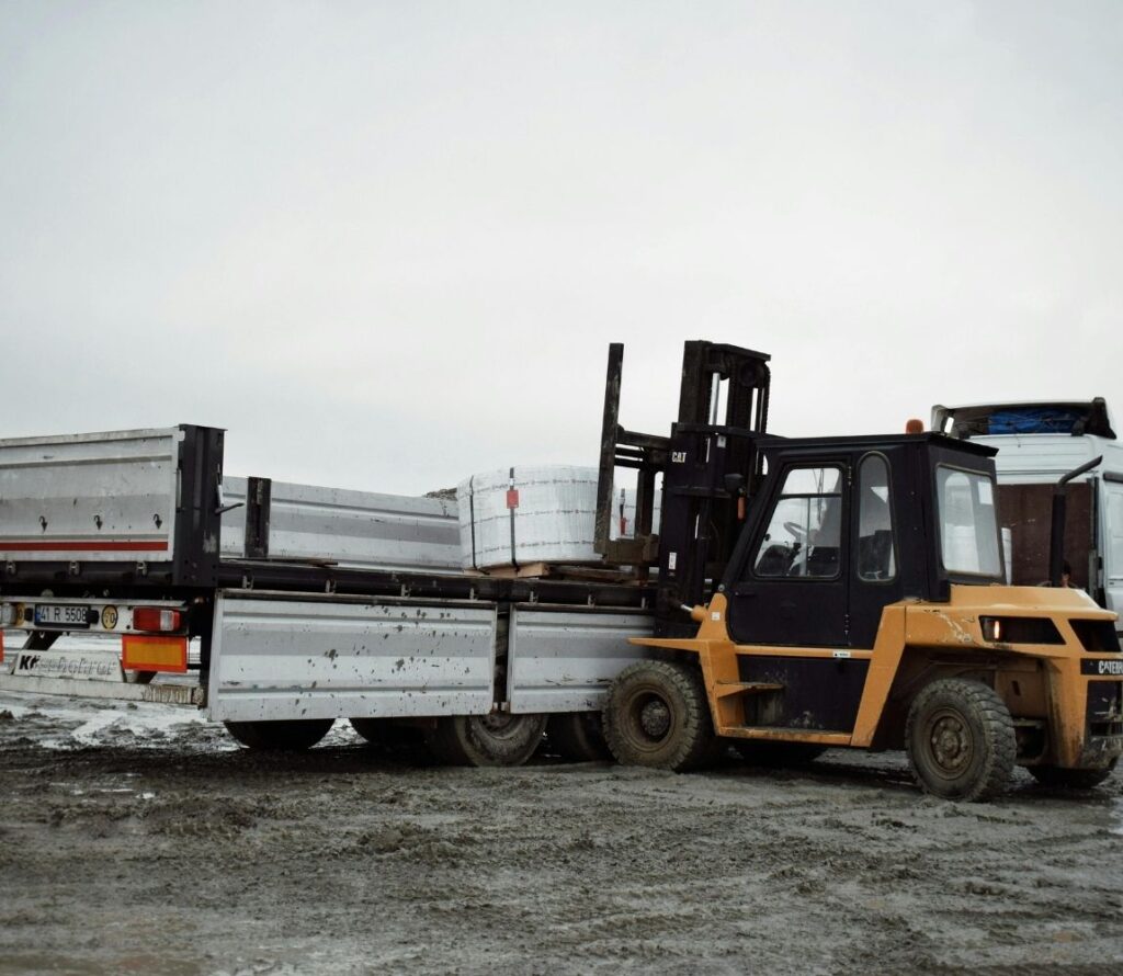Optimize your supply chain efficiency with OLIMP cross docking solutions.