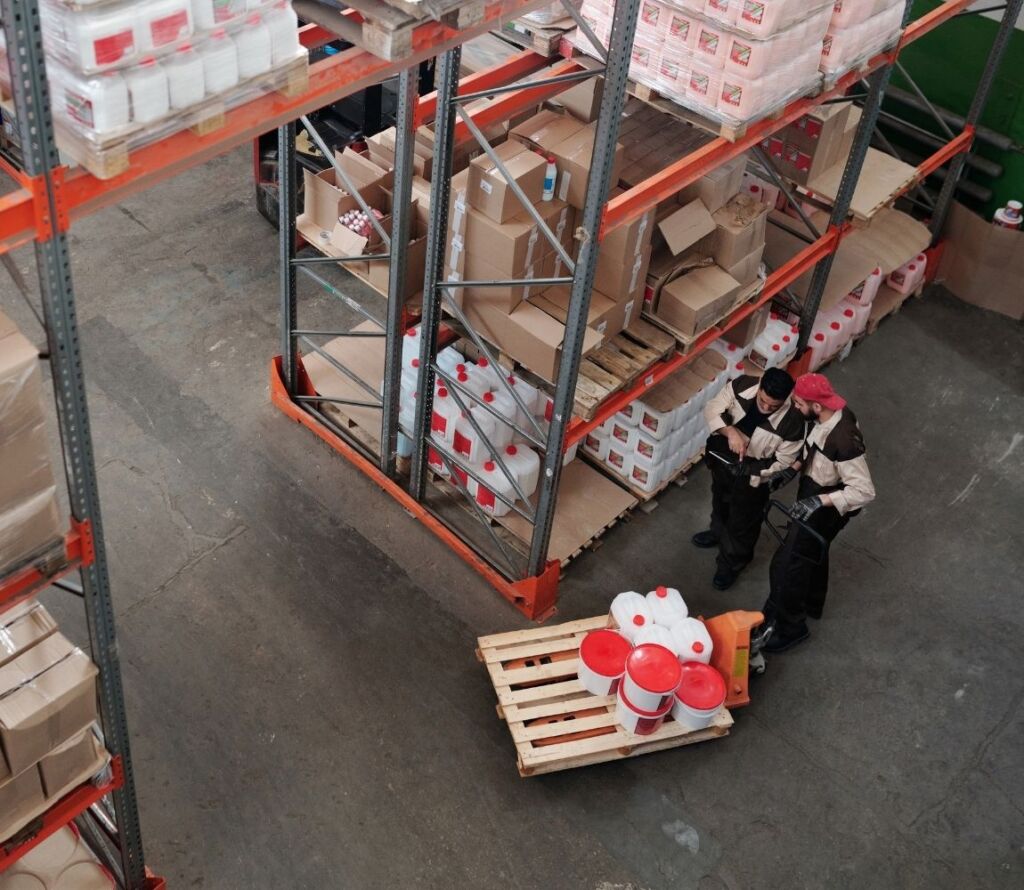 Short term and long term storage warehouse auburndale florida logistics hub.