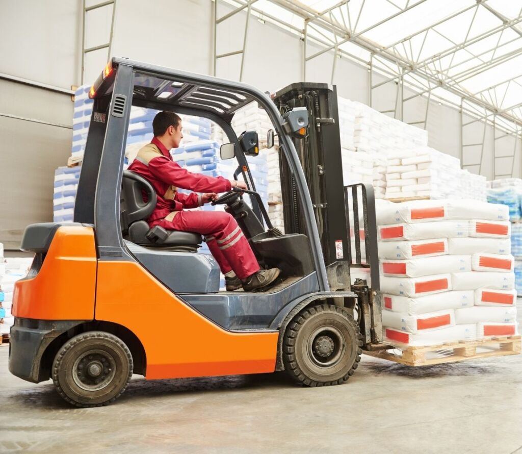 Cross-docking process minimizing storage time and optimizing logistics performance