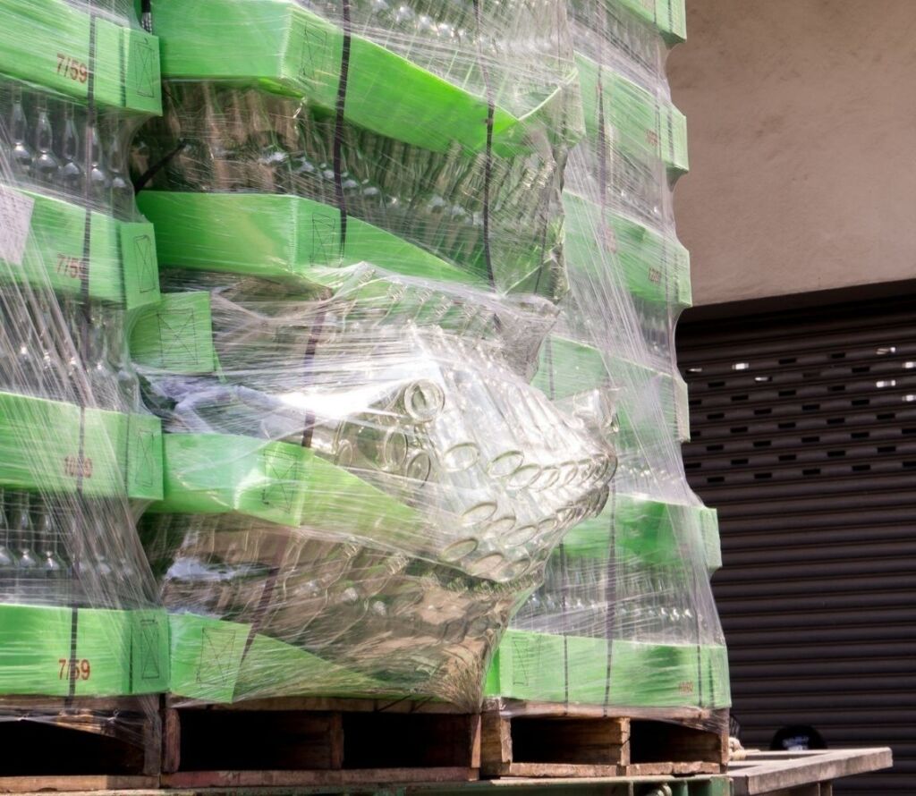 Expert pallet rework and fast restacking services for efficient warehouse operations