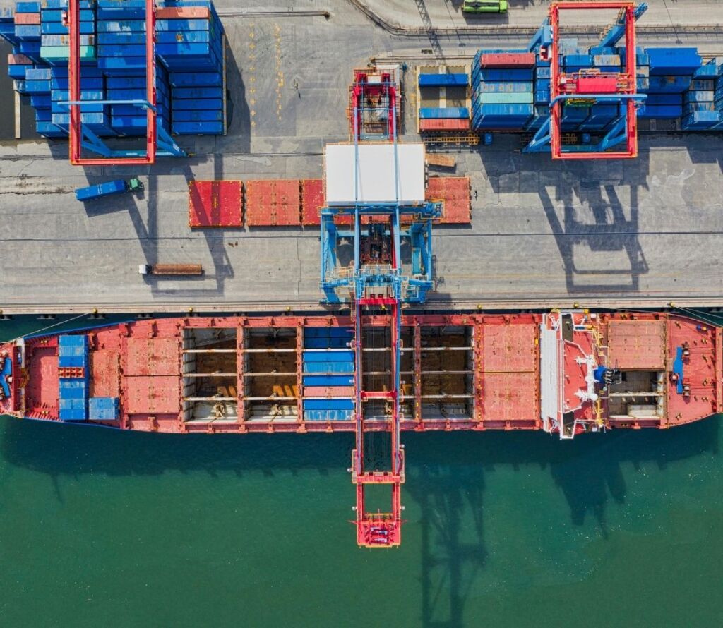 Real-time tracking of cargo with integrated transloading and drayage services
